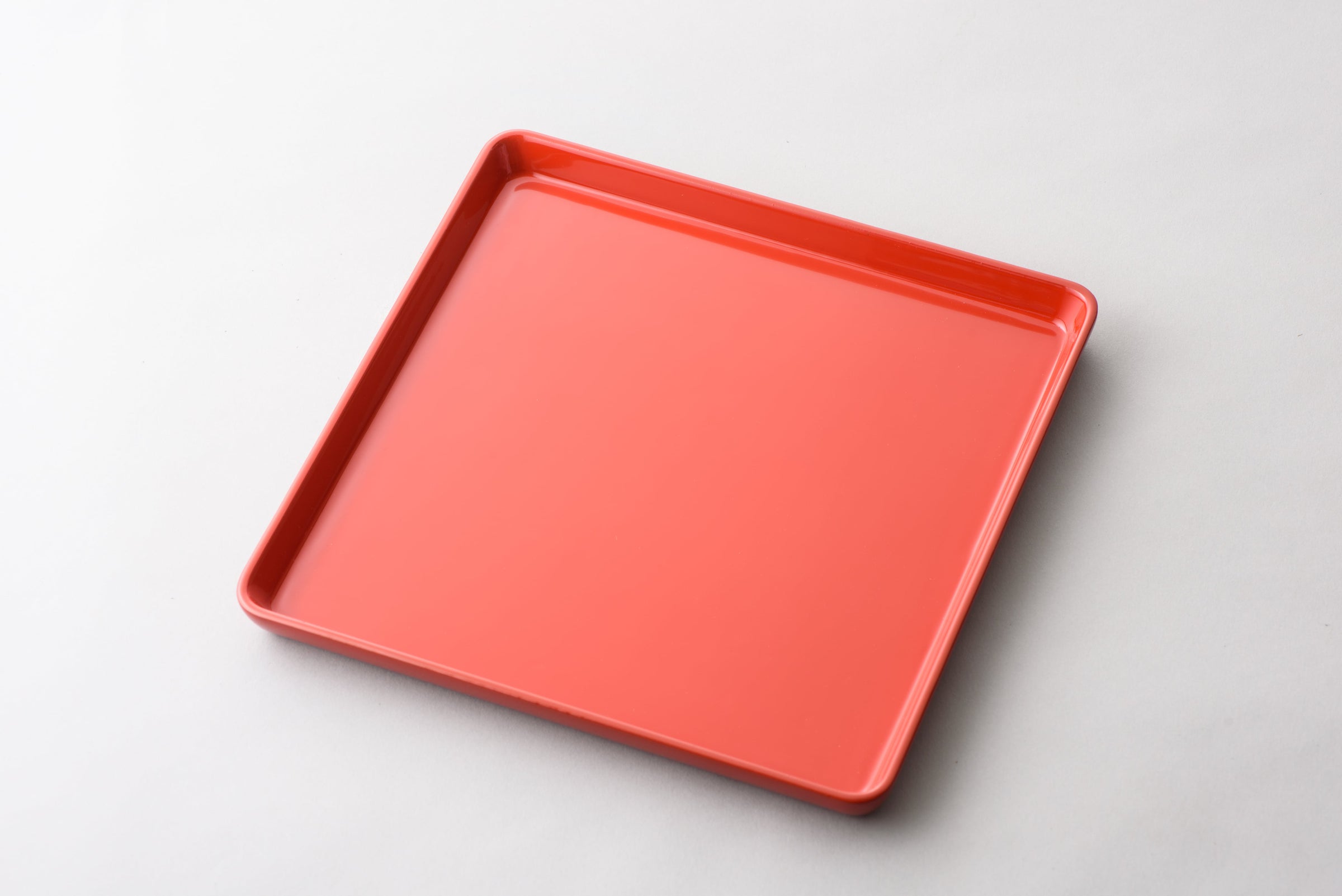 正角膳 朱・黒(大)【サイズ:30.0cm角x高さ2.5cm】 | 有限 正角膳 朱・黒(大)【サイズ:30.0cm角x高さ2.5cm】 | 有限